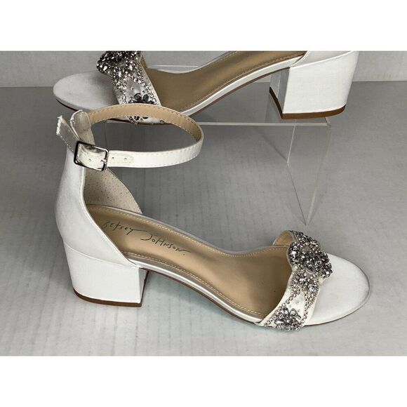 Blue By Betsey Johnson Women's 8W 12M 12W Mel ivory satin heels - Picture 2 of 7